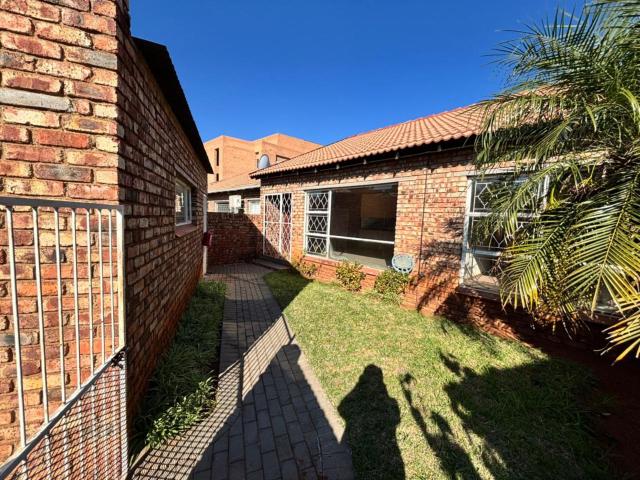 Townhouse for sale in Frances Baard, Northern Cape