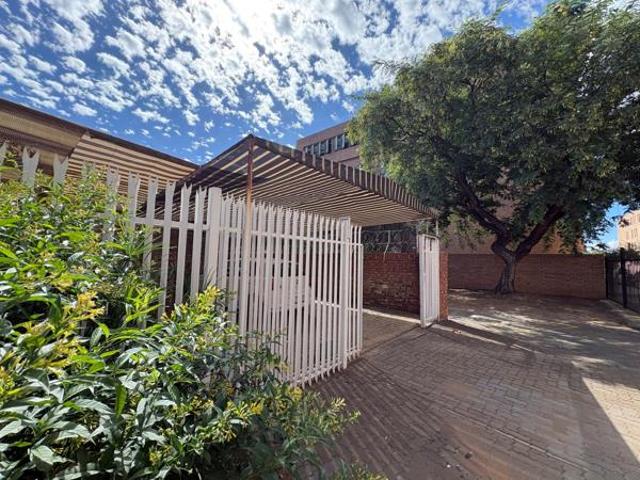Townhouse for sale in Frances Baard, Northern Cape