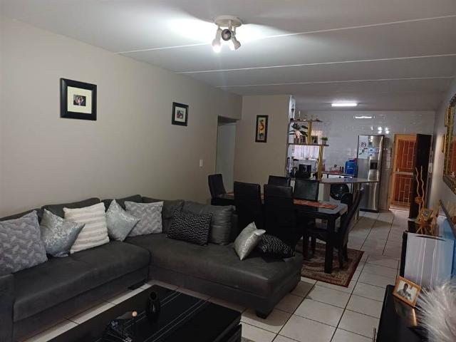 Townhouse for sale in Ekurhuleni, Gauteng