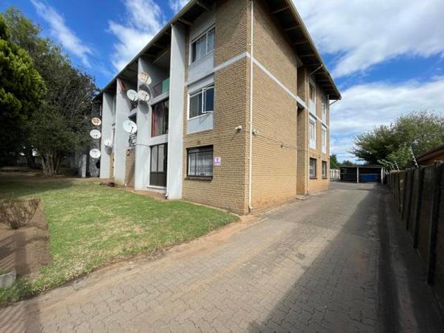 Townhouse for sale in Newcastle Local Municipality, Amajuba District Municipality