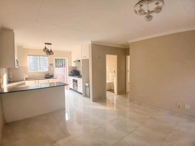 Townhouse for rent in Waterkloof, Gauteng