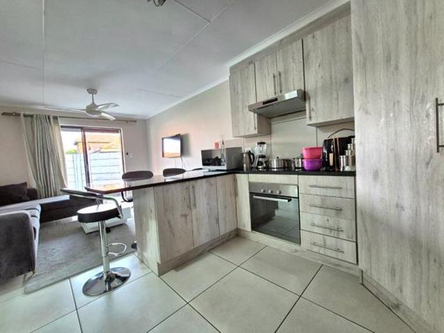 Townhouse for sale in Hartbeespoort Dam Nature Reserve, North West