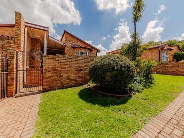 Townhouse for sale in Westonaria, Gauteng