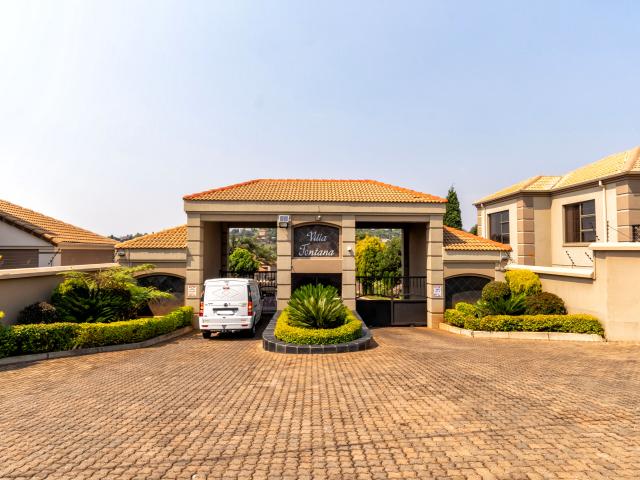 Townhouse for sale in Kagiso, Gauteng