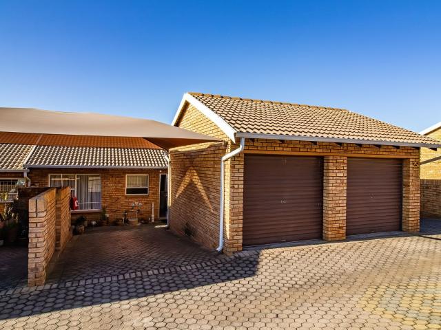 Townhouse for sale in Kagiso, Gauteng