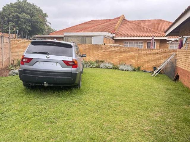Townhouse for sale in Vosloorus, Gauteng