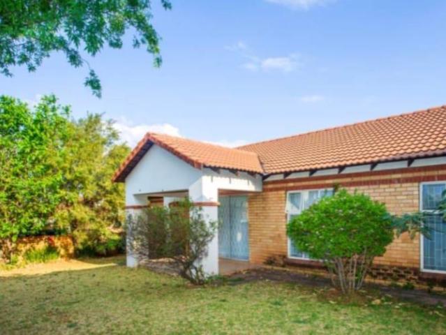 Townhouse for rent in Midrand, Gauteng