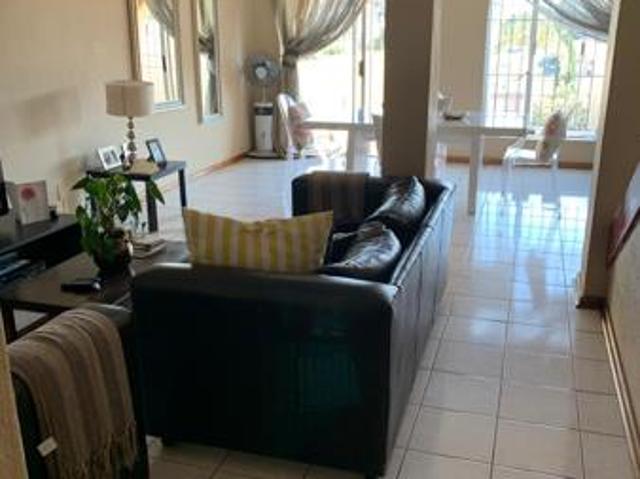 Townhouse for rent in Vosloorus, Gauteng
