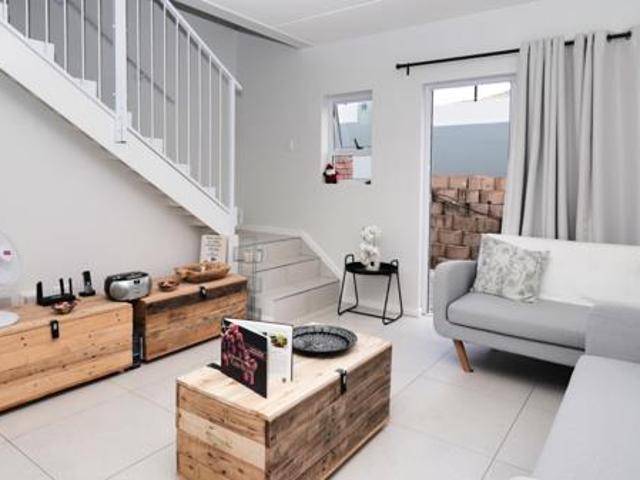 Townhouse for rent in Durbanville, Western Cape