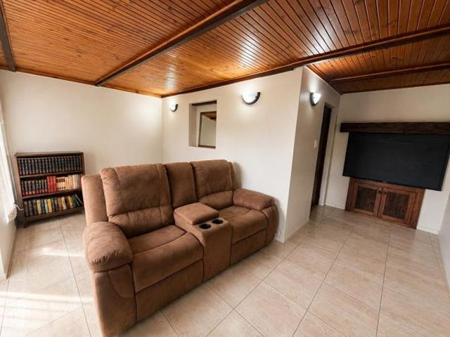 Townhouse for sale in Cape Town, Western Cape