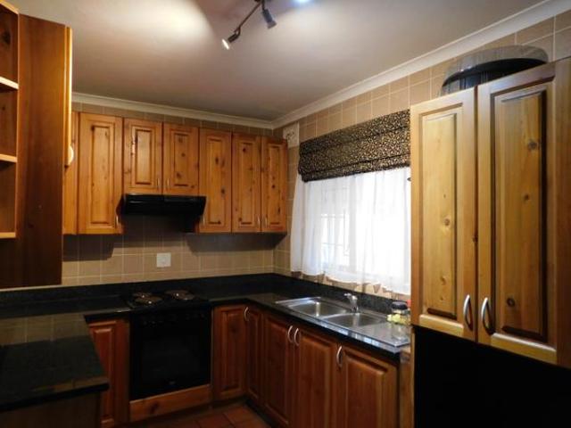Townhouse for rent in Seaview, Kwazulu-natal