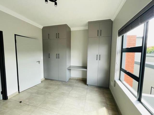 Townhouse for rent in Waterkloof, Gauteng