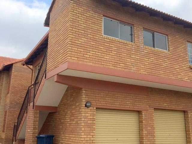 Townhouse for rent in Olympus AH, Pretoria
