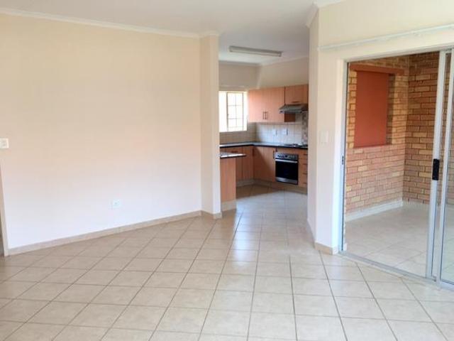 Townhouse for rent in Waterkloof, Gauteng