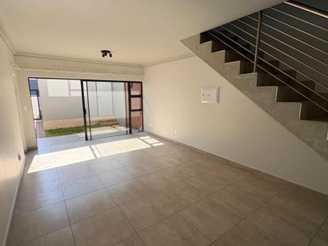 Townhouse for rent in Waterkloof, Gauteng