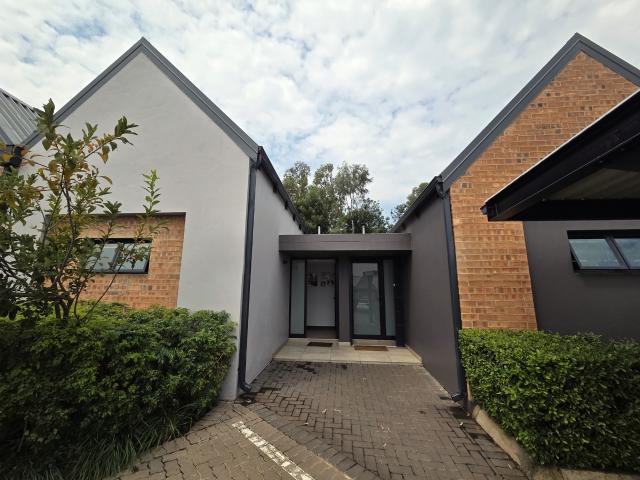 Townhouse for sale in Waterkloof, Gauteng