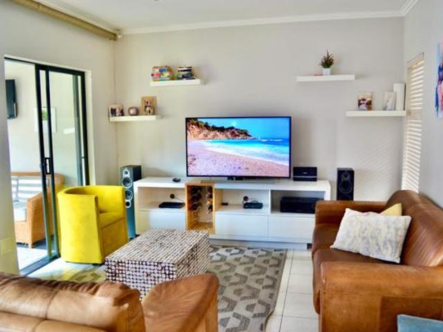 Townhouse for rent in Waterkloof, Gauteng