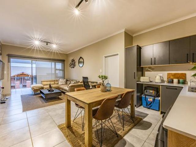 Townhouse for rent in Waterkloof, Gauteng