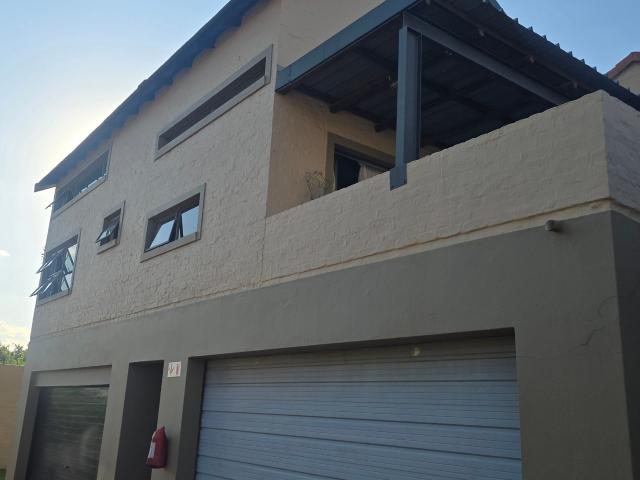Townhouse for sale in Waterkloof, Gauteng