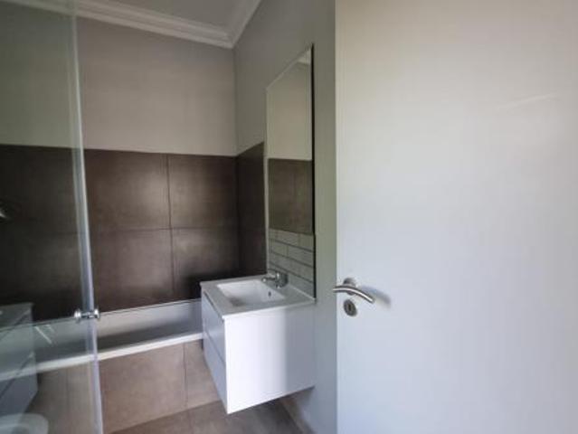 Townhouse for rent in Waterkloof, Gauteng