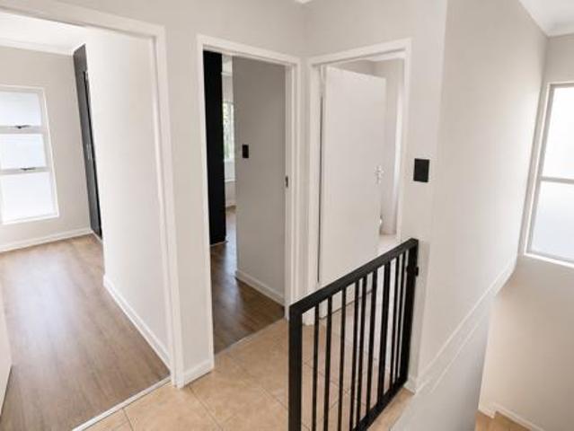 Townhouse for rent in Waterkloof, Gauteng