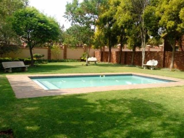 Townhouse for rent in Waterkloof, Gauteng