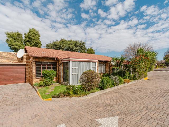 Townhouse for sale in Nooitgedacht, Gauteng