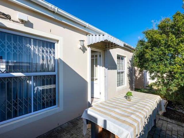 Townhouse for sale in Cape Town, Western Cape