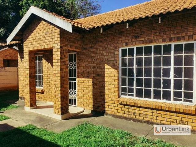 Townhouse for sale in Tlhabane, North West