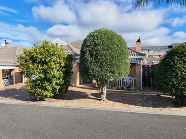 Townhouse for rent in Cape Town, Western Cape