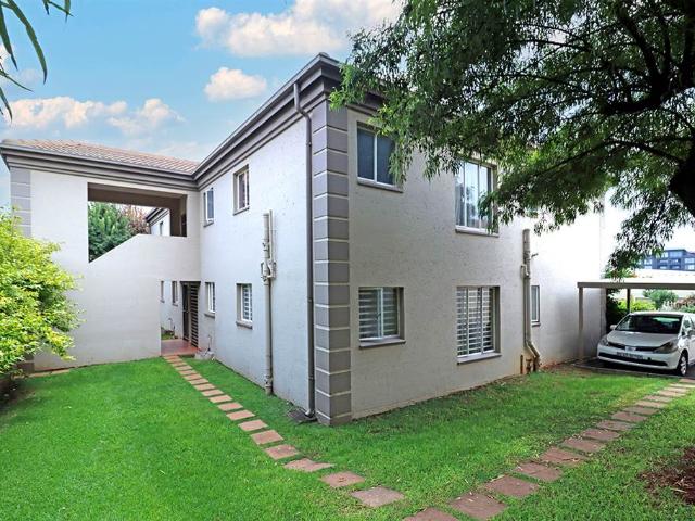 Townhouse for sale in Vosloorus, Gauteng