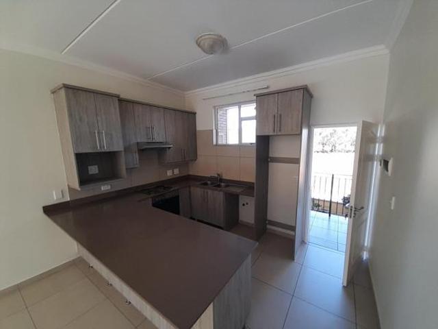 Townhouse for rent in Vosloorus, Gauteng