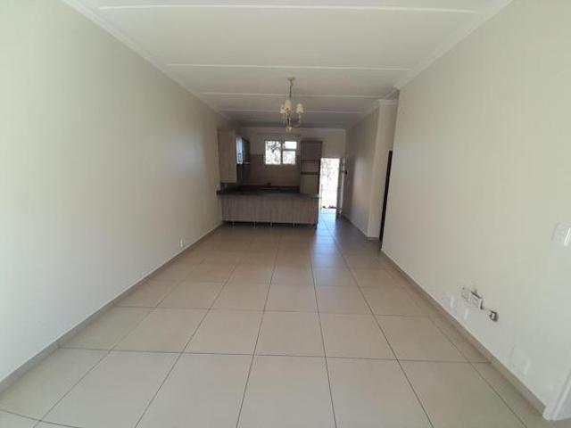 Townhouse for rent in Vosloorus, Gauteng
