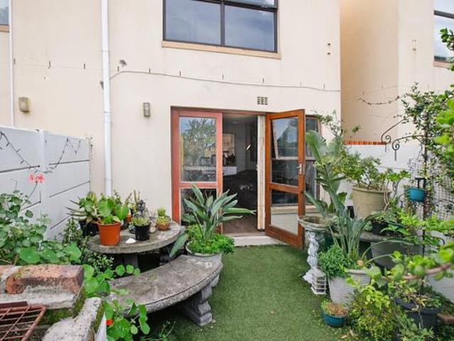Townhouse for sale in Cape Town, Western Cape