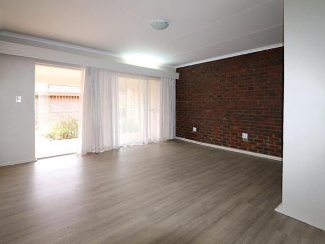 Townhouse for sale in Dr Kenneth Kaunda, North West