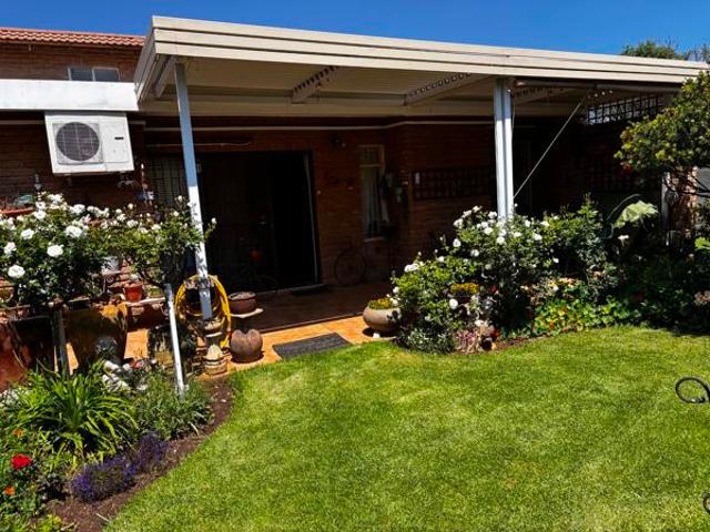 Townhouse for sale in Klerksdorp, Matlosana Local Municipality