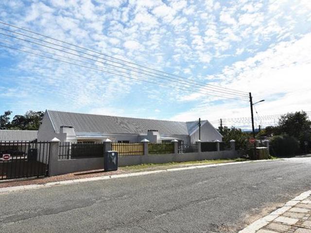 Townhouse for sale in Groot Brak Rivier, Western Cape