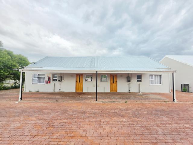 Townhouse for sale in Oudtshoorn Local Municipality, Garden Route District Municipality