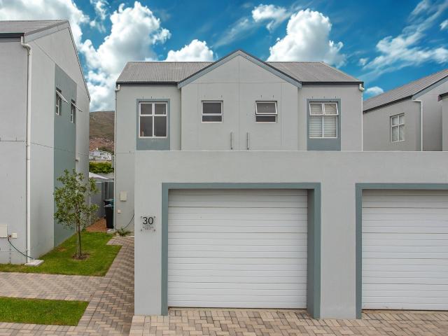 Townhouse for rent in Onverwacht, Western Cape