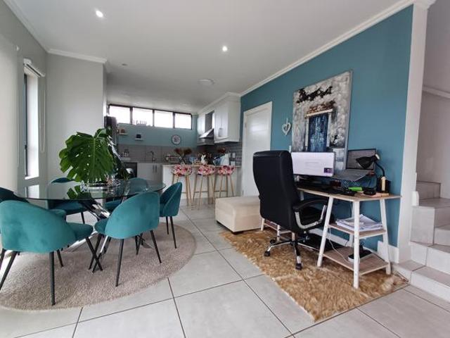 Townhouse for rent in Princess Grant, Kwazulu-natal