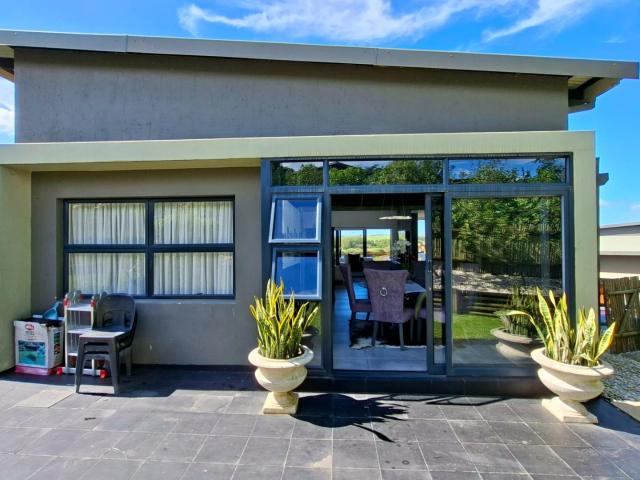 Townhouse for sale in Princess Grant, Kwazulu-natal