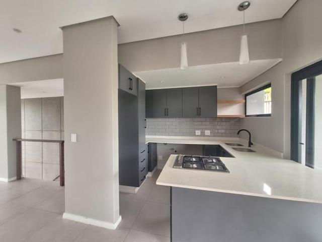 Townhouse for rent in Princess Grant, Kwazulu-natal