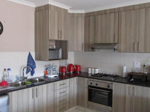 Townhouse for rent in Seaview, Kwazulu-natal