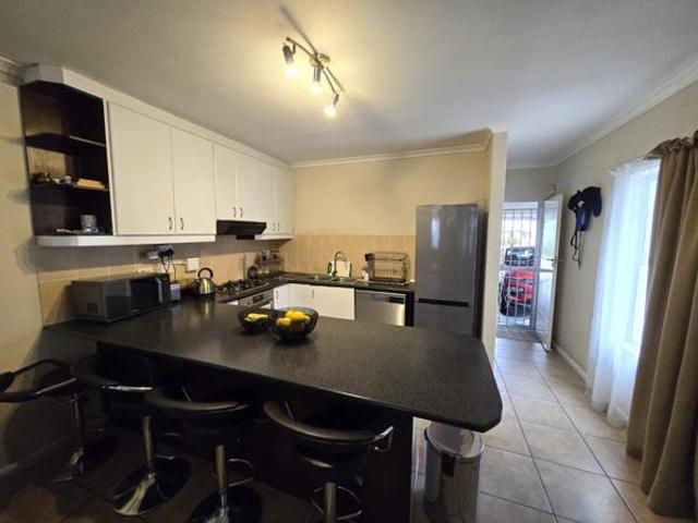Townhouse for sale in Cape Town, Western Cape