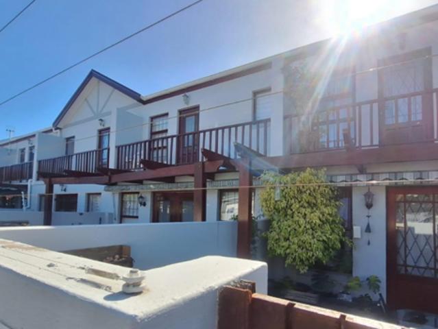Townhouse for sale in Cape Town, Western Cape