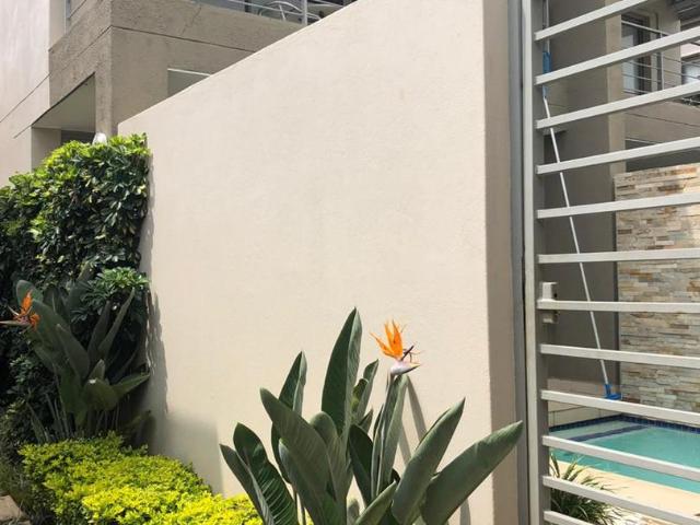 Townhouse for sale in Sandton, City of Johannesburg Metropolitan Municipality