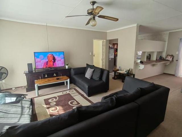 Townhouse for sale in Koppies, Free State