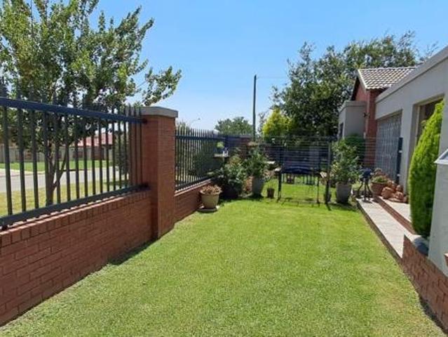 Townhouse for sale in Koppies, Free State