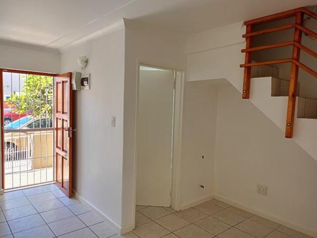 Townhouse for rent in Cape Town, Western Cape