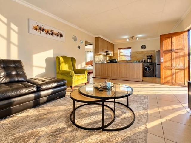 Townhouse for sale in Bloemfontein, Mangaung Metropolitan Municipality